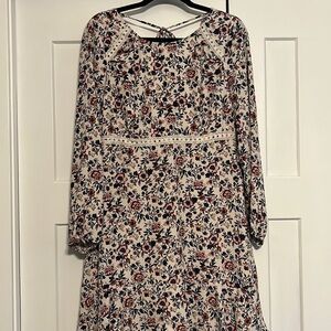Skies are blue floral pattern dress size M
